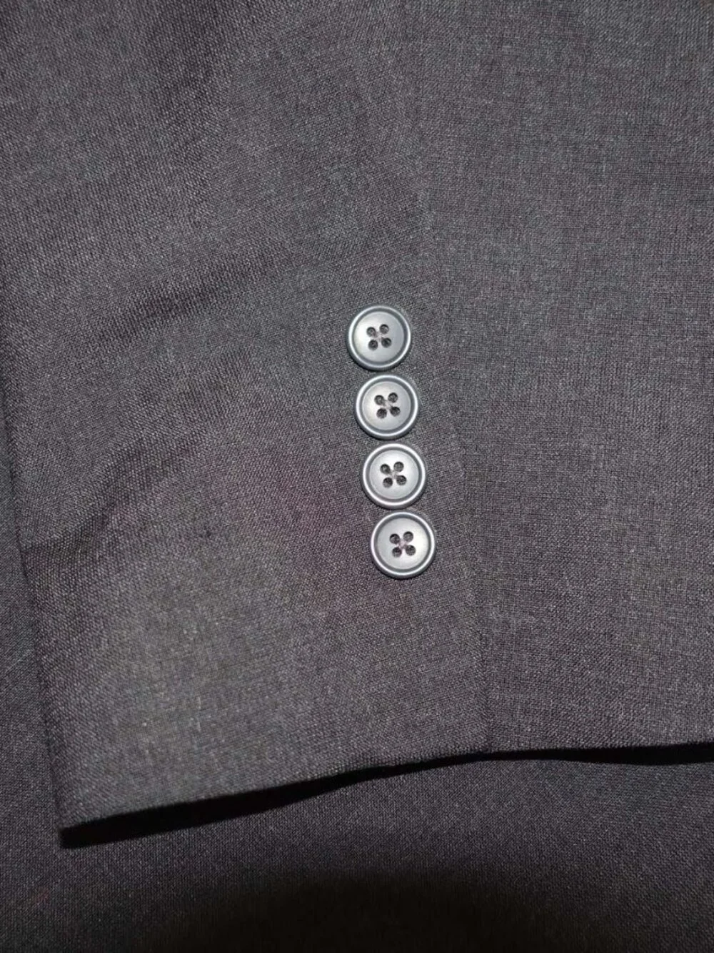 GS Men's 2 Button Suit Size 54 Regular 48 x 32 Charcoal Gray Wool Blend 54R